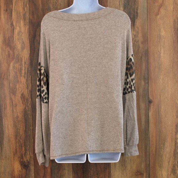 Veveret Animal Cheetah Print V Neck L Women's Sweatshirt Top - Picture 4 of 5